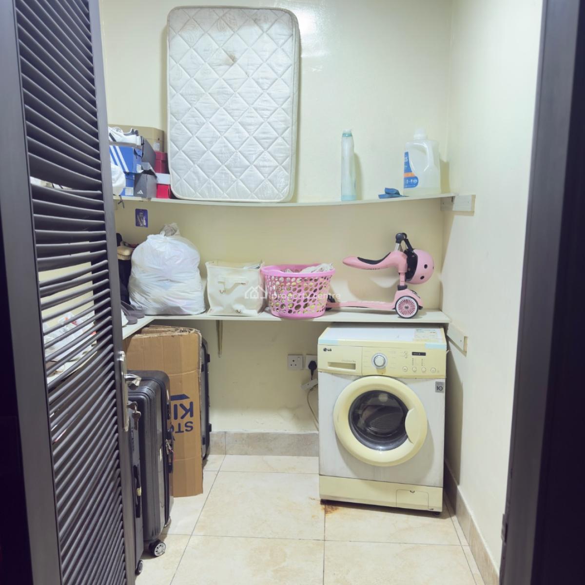 Shared 4 Bedroom Apartment in Ikoyi, Ikoyi, Lagos, Flat / Apartment for Rent