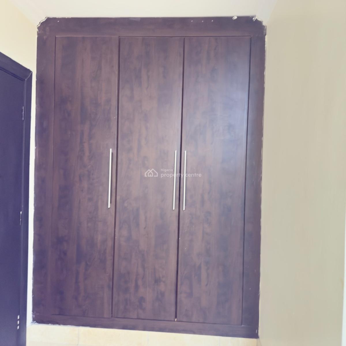 Shared 4 Bedroom Apartment in Ikoyi, Ikoyi, Lagos, Flat / Apartment for Rent