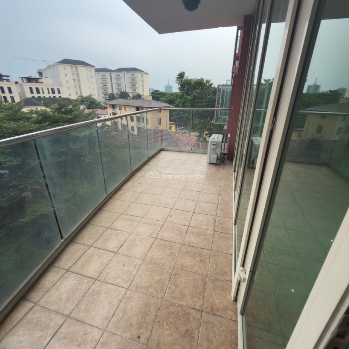 Shared 4 Bedroom Apartment in Ikoyi, Ikoyi, Lagos, Flat / Apartment for Rent