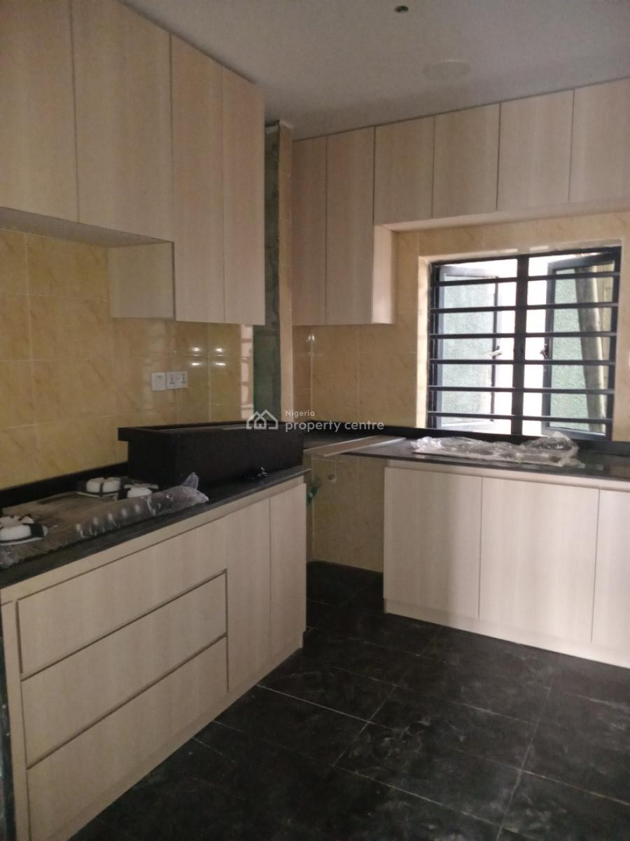 Newly Built 3-bedroom Flat, Onike, Yaba, Lagos, Flat / Apartment for Rent