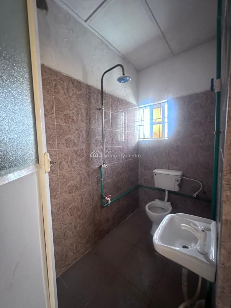 3bedroom Flat All Rooms En Suit, Buknor Estate, Oke Afa, Isolo, Lagos, Flat / Apartment for Rent