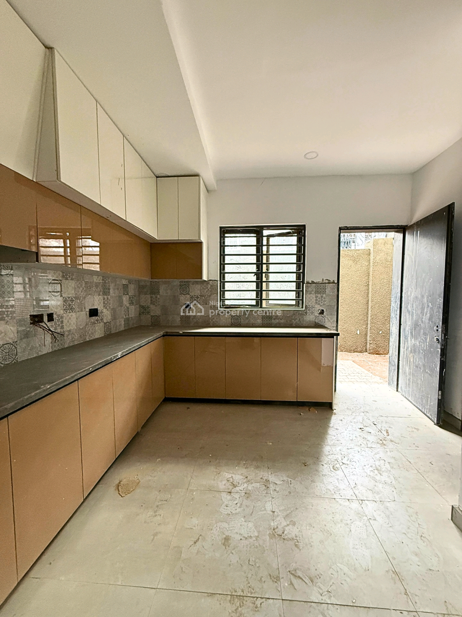 5 Bedroom Townhouse  Maitama   Features: - Spacious En-suite Bedroom, Maitama District, Abuja, House for Rent