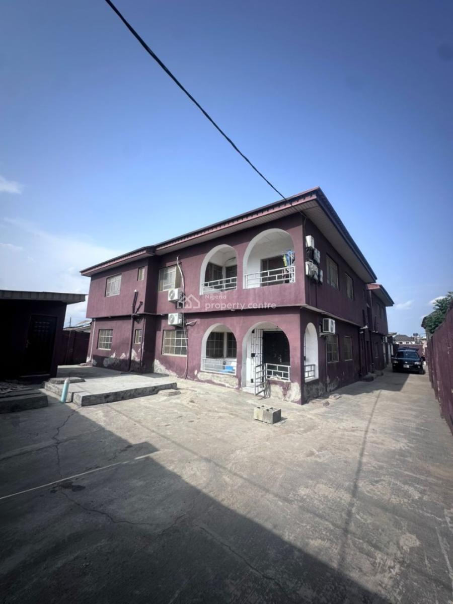 Spacious 3 Bedroom Apartment All Rooms En-suite with Visitor Toilet, Bucnor Estate - Behind Jakande Estate Isolo, Oke Afa, Isolo, Lagos, Flat / Apartment for Rent
