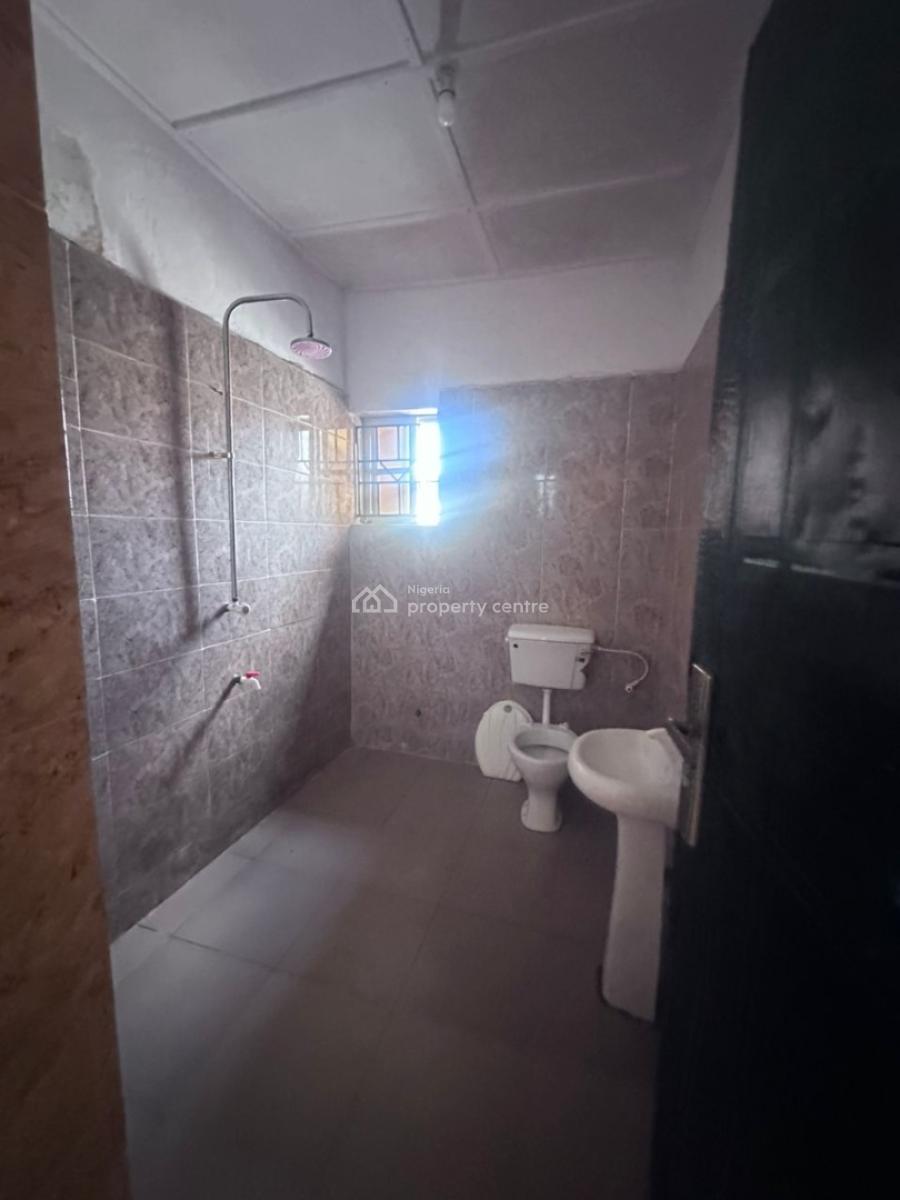 Spacious 3 Bedroom Apartment All Rooms En-suite with Visitor Toilet, Bucnor Estate - Behind Jakande Estate Isolo, Oke Afa, Isolo, Lagos, Flat / Apartment for Rent