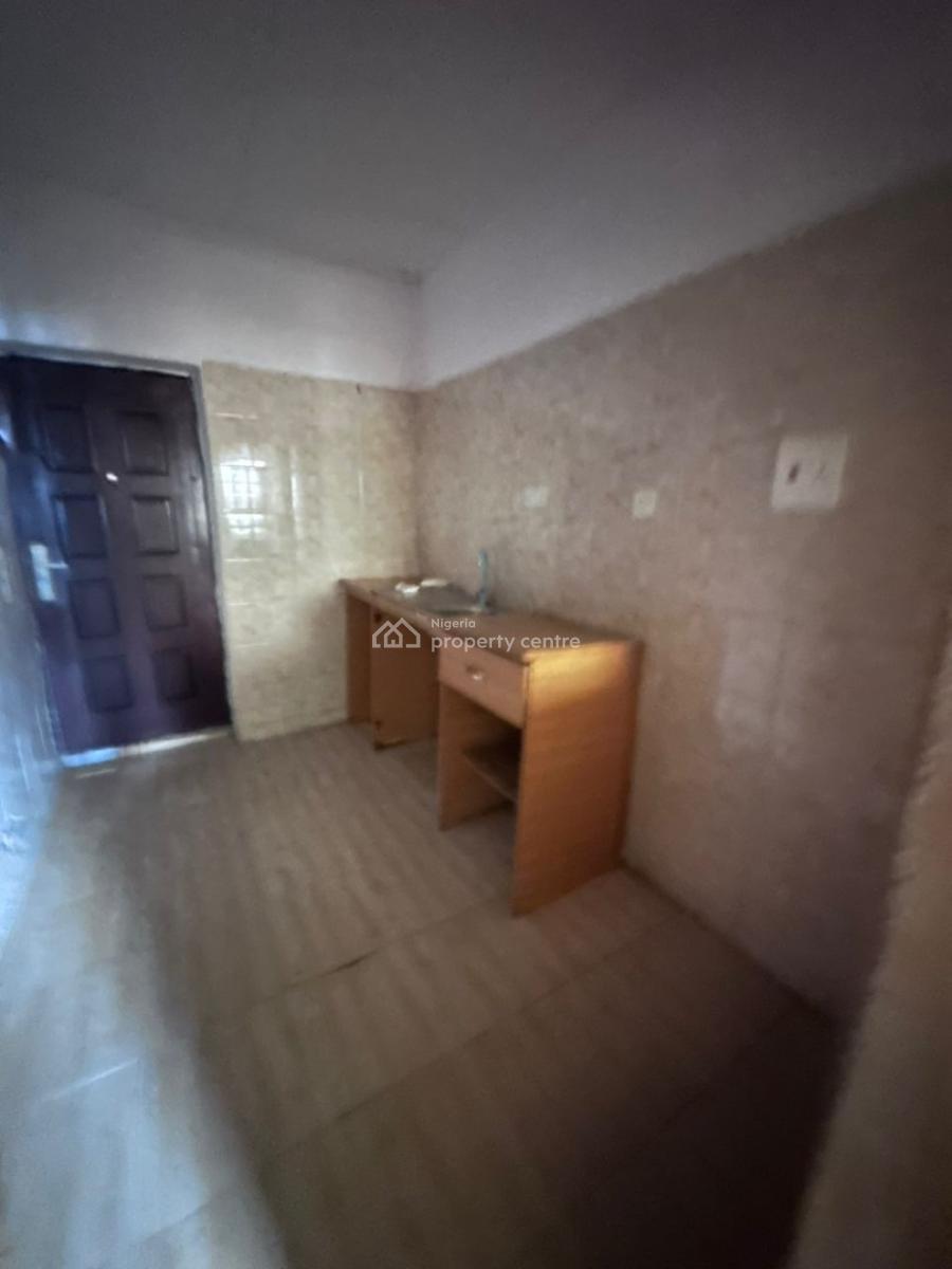 Spacious 3 Bedroom Apartment All Rooms En-suite with Visitor Toilet, Bucnor Estate - Behind Jakande Estate Isolo, Oke Afa, Isolo, Lagos, Flat / Apartment for Rent