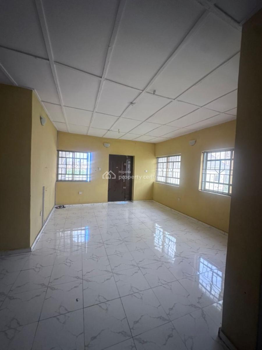 Spacious 3 Bedroom Apartment All Rooms En-suite with Visitor Toilet, Bucnor Estate - Behind Jakande Estate Isolo, Oke Afa, Isolo, Lagos, Flat / Apartment for Rent