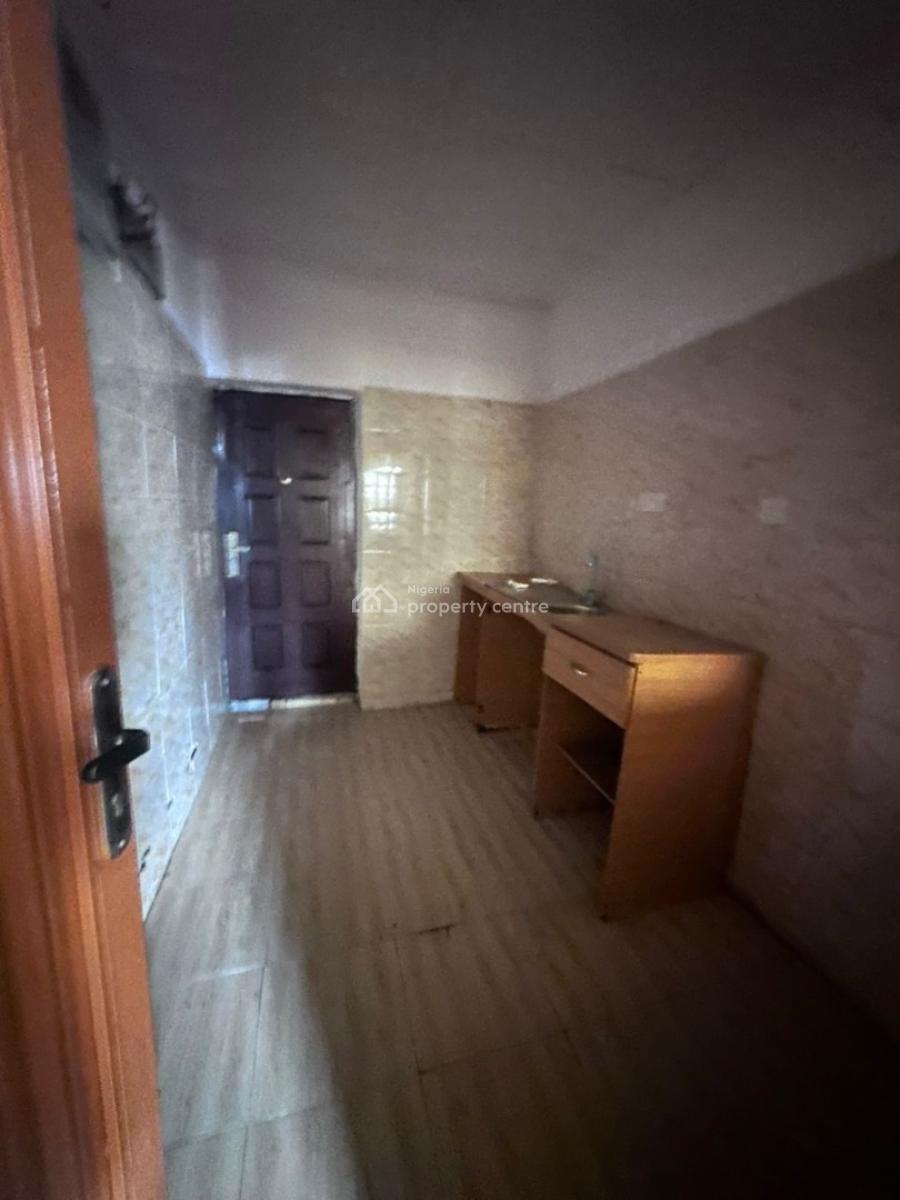 Spacious 3 Bedroom Apartment All Rooms En-suite with Visitor Toilet, Bucnor Estate - Behind Jakande Estate Isolo, Oke Afa, Isolo, Lagos, Flat / Apartment for Rent