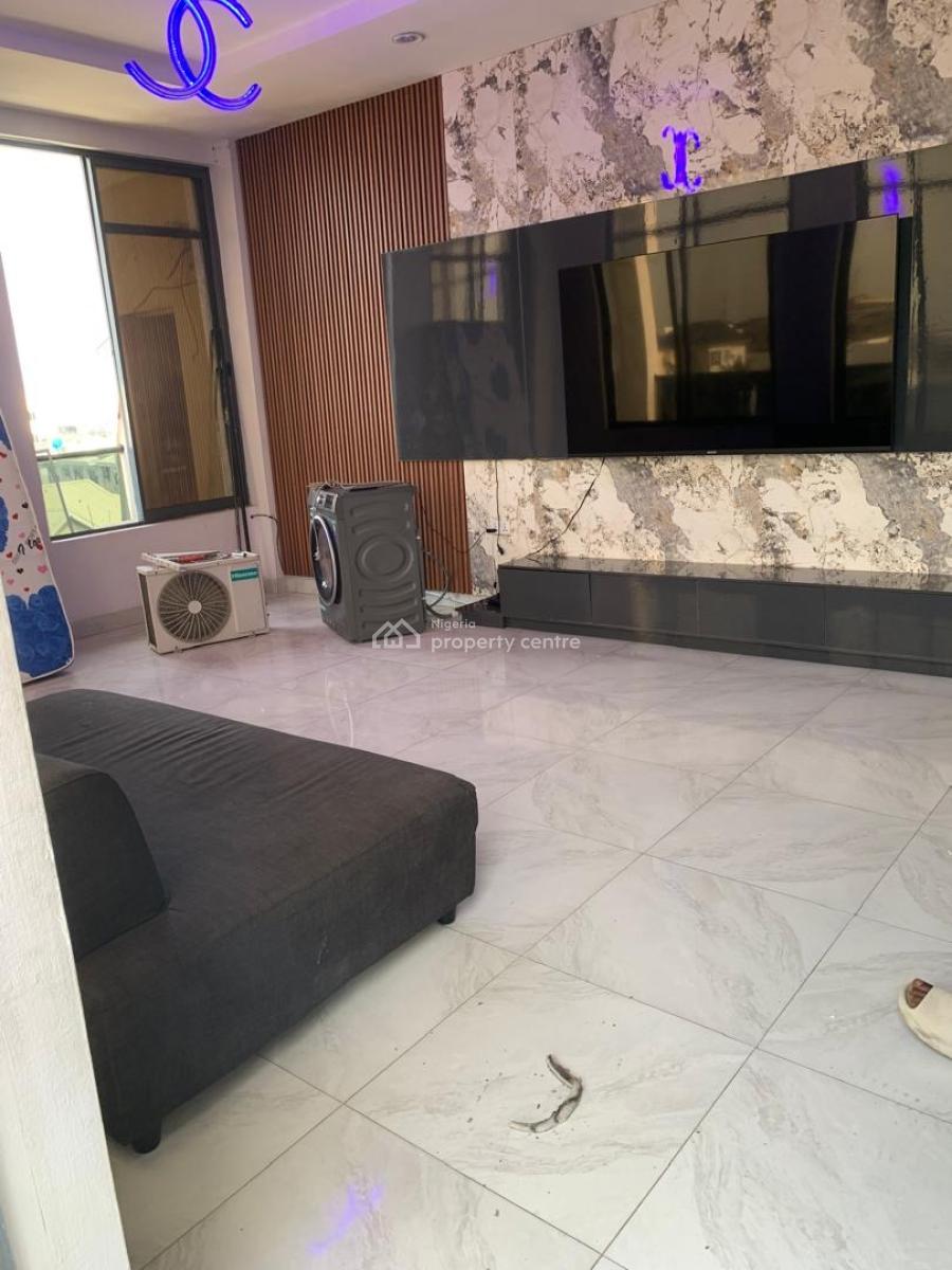 Spacious and Neat 3 Bedroom Apy, Ologolo, Lekki, Lagos, Flat / Apartment for Rent