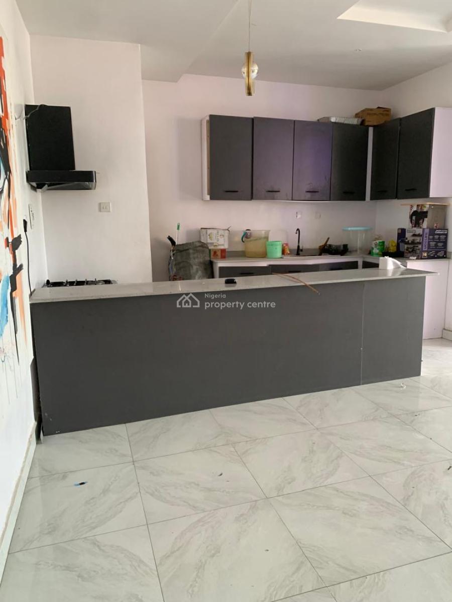 Spacious and Neat 3 Bedroom Apy, Ologolo, Lekki, Lagos, Flat / Apartment for Rent