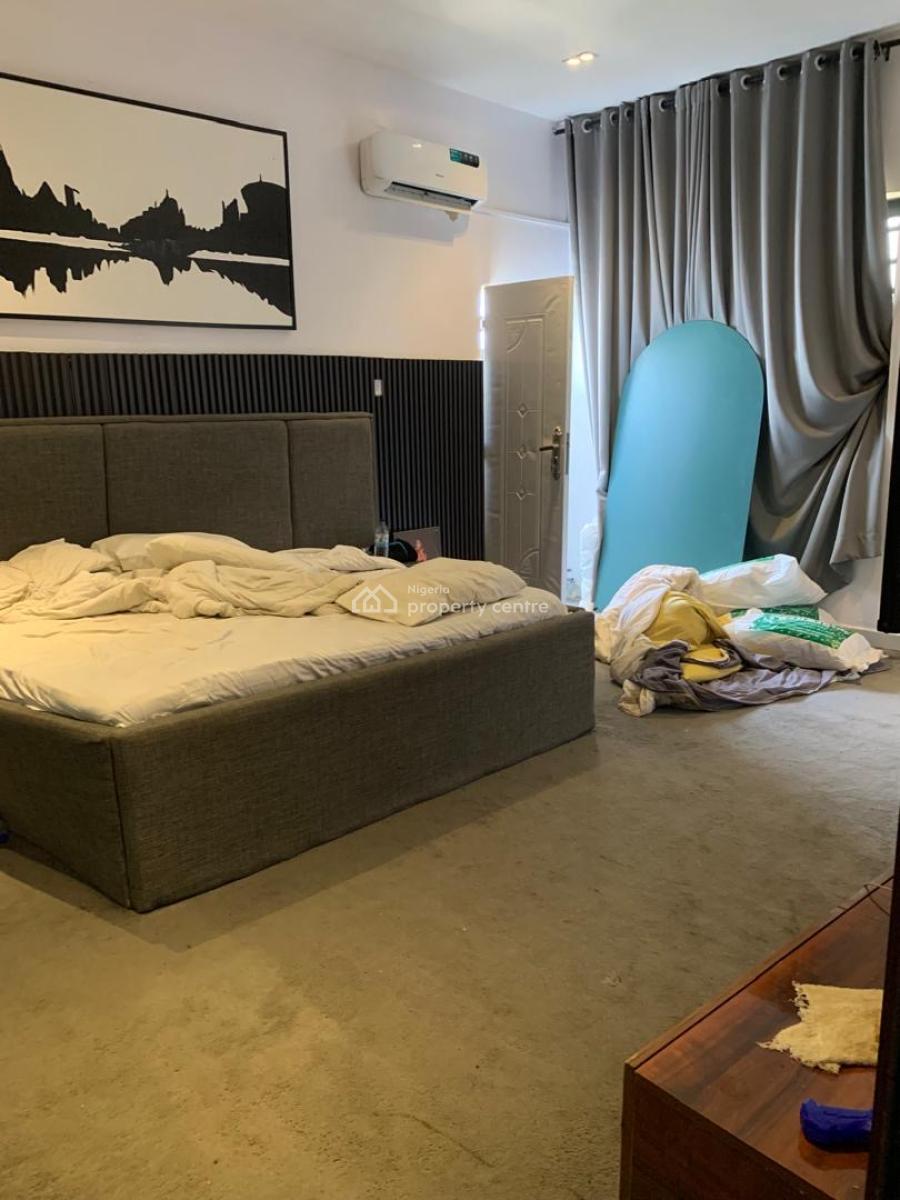 Spacious and Neat 3 Bedroom Apy, Ologolo, Lekki, Lagos, Flat / Apartment for Rent