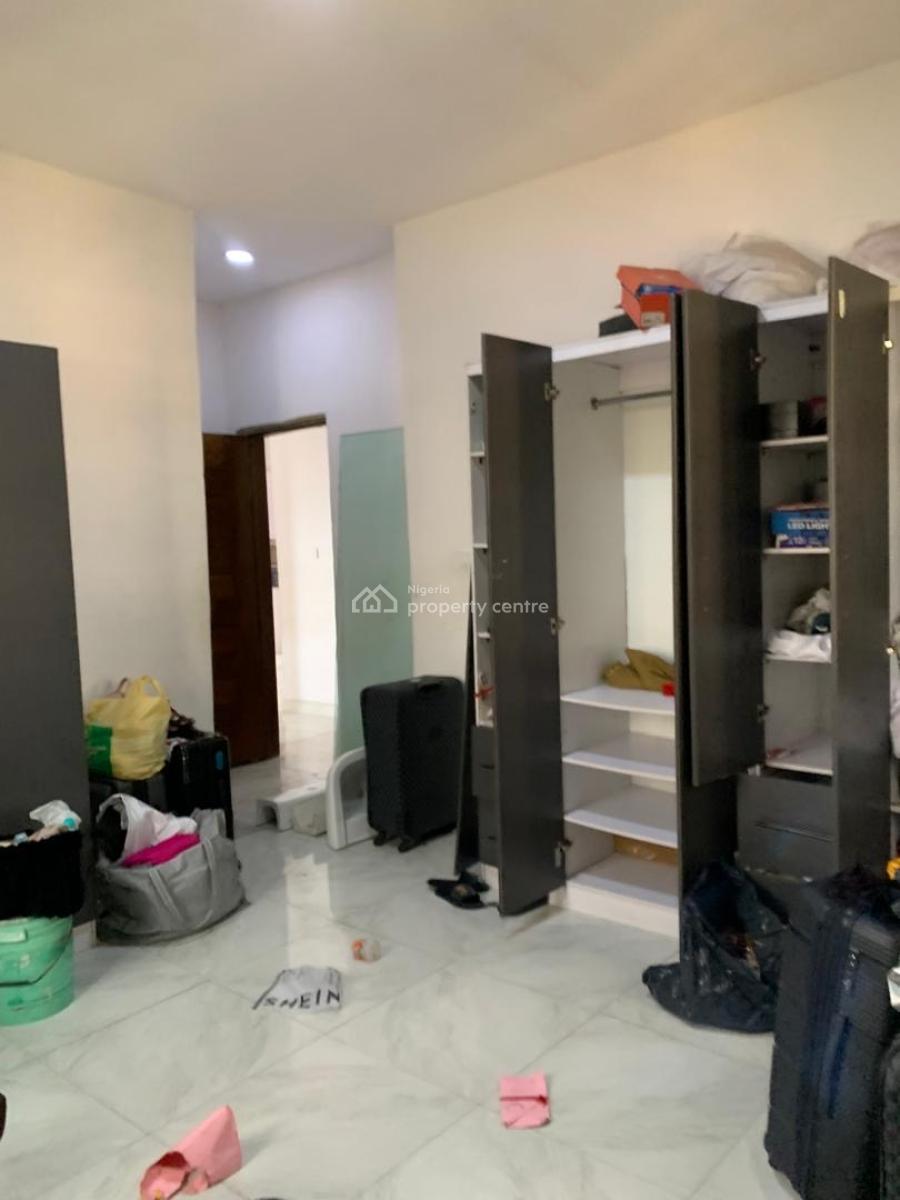 Spacious and Neat 3 Bedroom Apy, Ologolo, Lekki, Lagos, Flat / Apartment for Rent