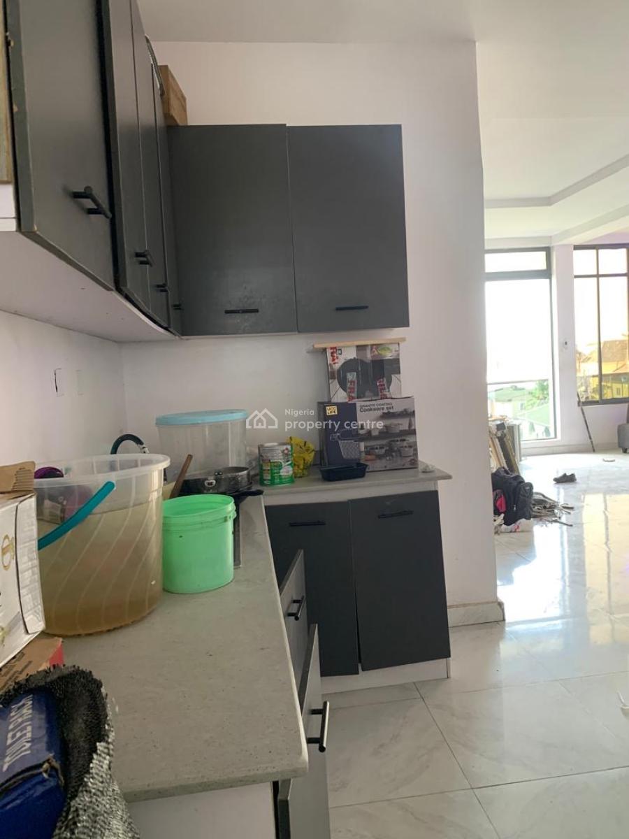 Spacious and Neat 3 Bedroom Apy, Ologolo, Lekki, Lagos, Flat / Apartment for Rent