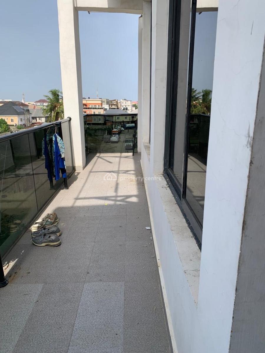 Spacious and Neat 3 Bedroom Apy, Ologolo, Lekki, Lagos, Flat / Apartment for Rent