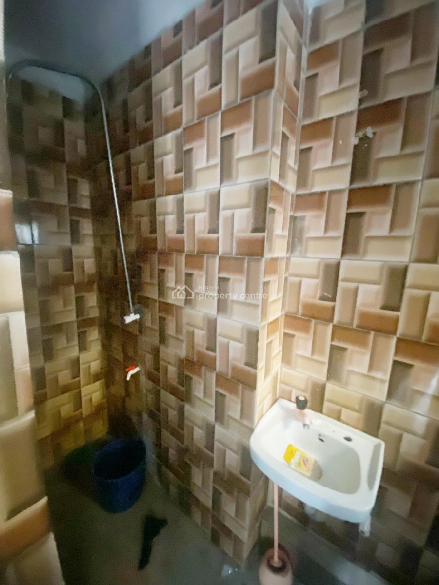 Luxury 3 Bedroom Flat, Gra Phase 1, Magodo, Lagos, Flat / Apartment for Rent