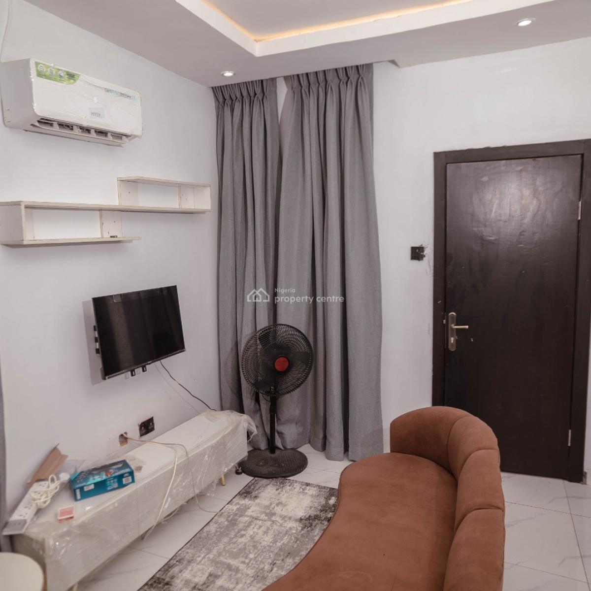 Comfortable 1 Bedroom Apartment, 18, Memudu Aremu Street, Ikate, Surulere, Lagos, Flat / Apartment Short Let