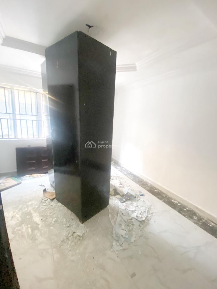 a Well Maintained Spacious 3 Bedroom Flat, Gra Phase 1, Magodo, Lagos, Flat / Apartment for Rent