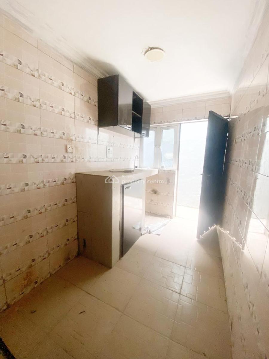 Luxury & Well Maintained Spacious 3 Bedroom Apartment, Gra Phase 1, Magodo, Lagos, Flat / Apartment for Rent