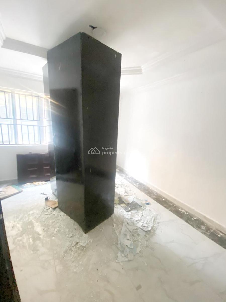 Luxury & Well Maintained Spacious 3 Bedroom Apartment, Gra Phase 1, Magodo, Lagos, Flat / Apartment for Rent