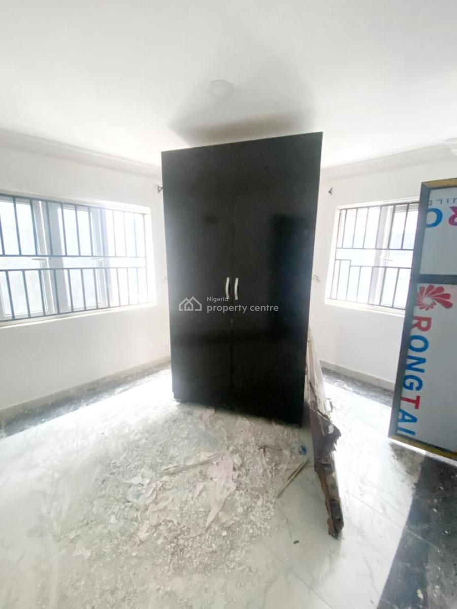 Luxury & Well Maintained Spacious 3 Bedroom Apartment, Gra Phase 1, Magodo, Lagos, Flat / Apartment for Rent