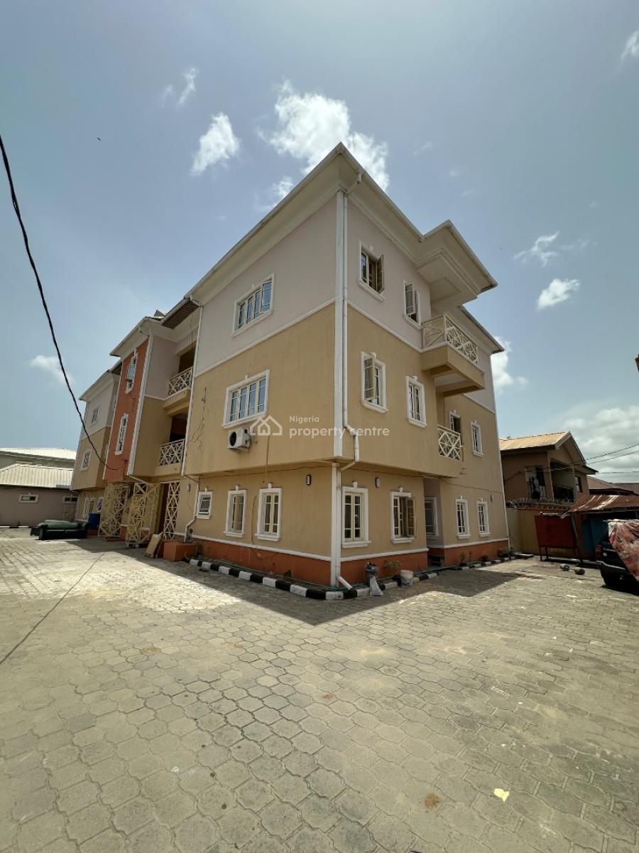 Perfectly Maintained 3 Bedroom Spacious Apartment, Sangotedo, Sangotedo, Ajah, Lagos, Flat / Apartment for Rent