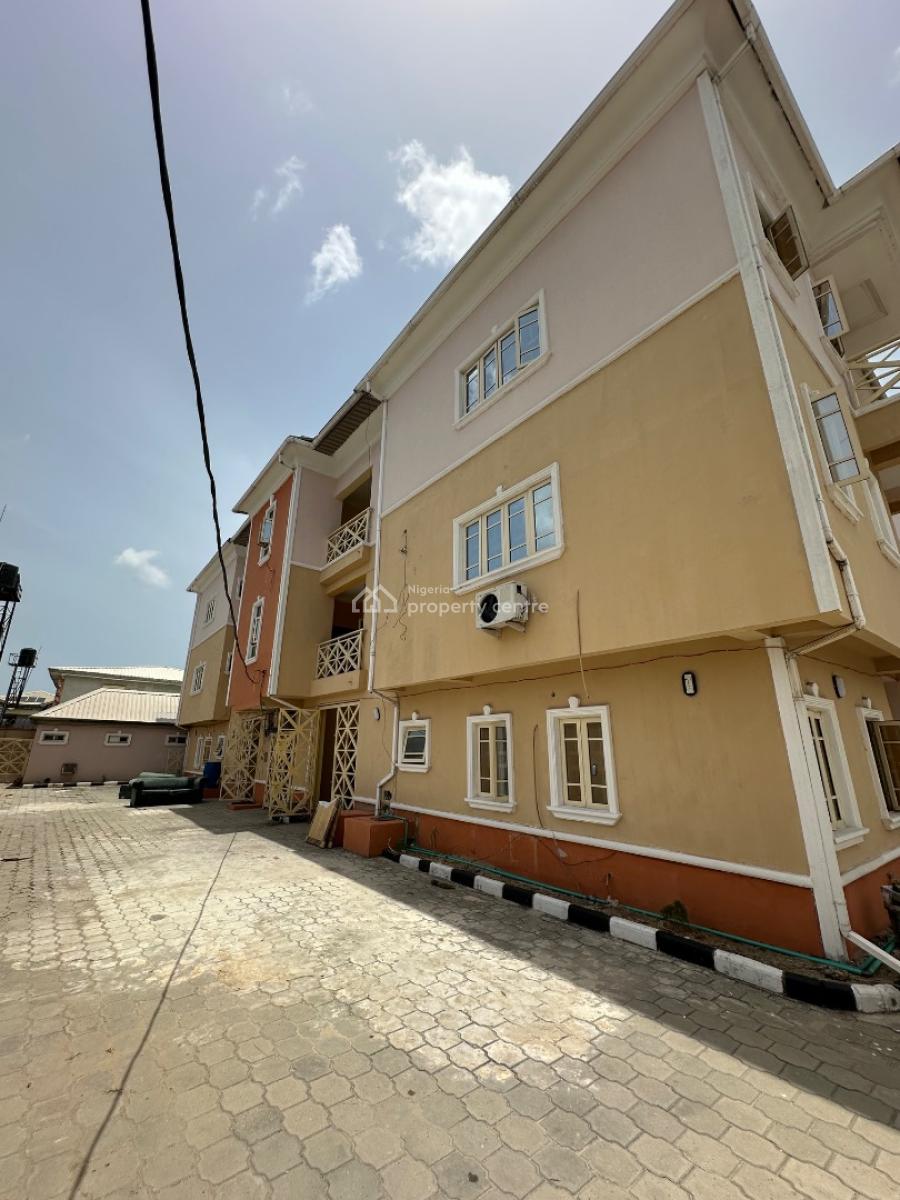 Perfectly Maintained 3 Bedroom Spacious Apartment, Sangotedo, Sangotedo, Ajah, Lagos, Flat / Apartment for Rent