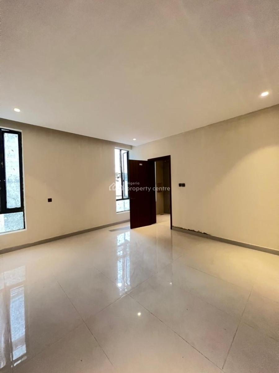 Elegantly Built 2 Bedroom Apartment, Lekki Phase 1, Lekki, Lagos, Flat / Apartment for Sale