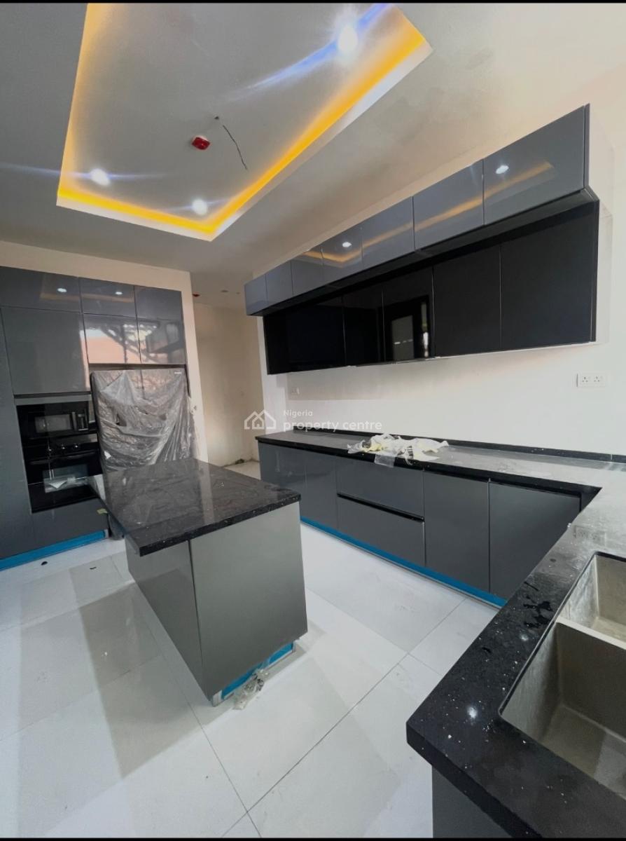 New 3bedroom Apartment with Bq + Pool, Lekki Phase 1, Lekki, Lagos, Flat / Apartment for Rent