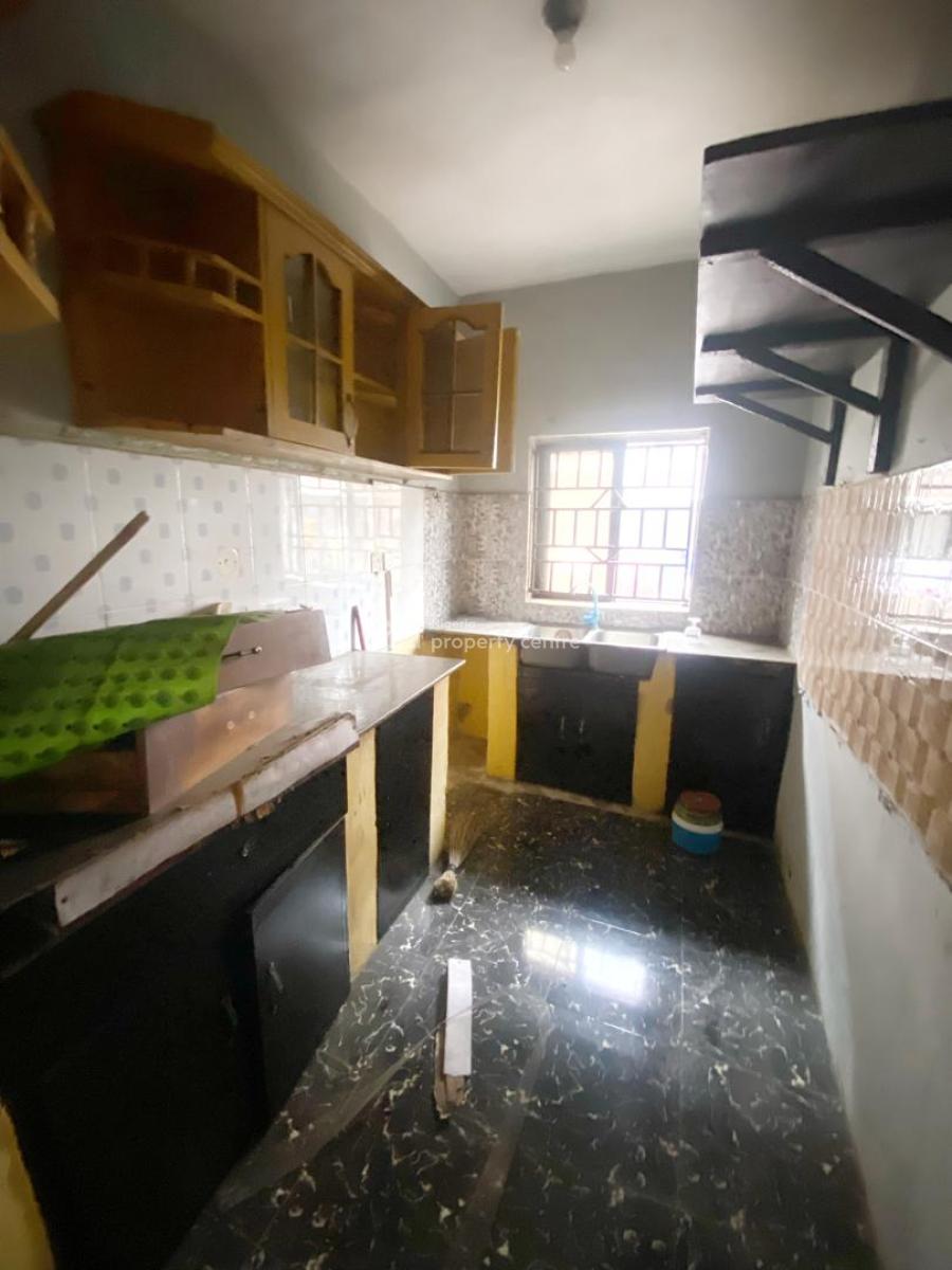 Luxury & Well Maintained 2 Bedroom Apartment, Omole Phase 2, Ikeja, Lagos, Flat / Apartment for Rent