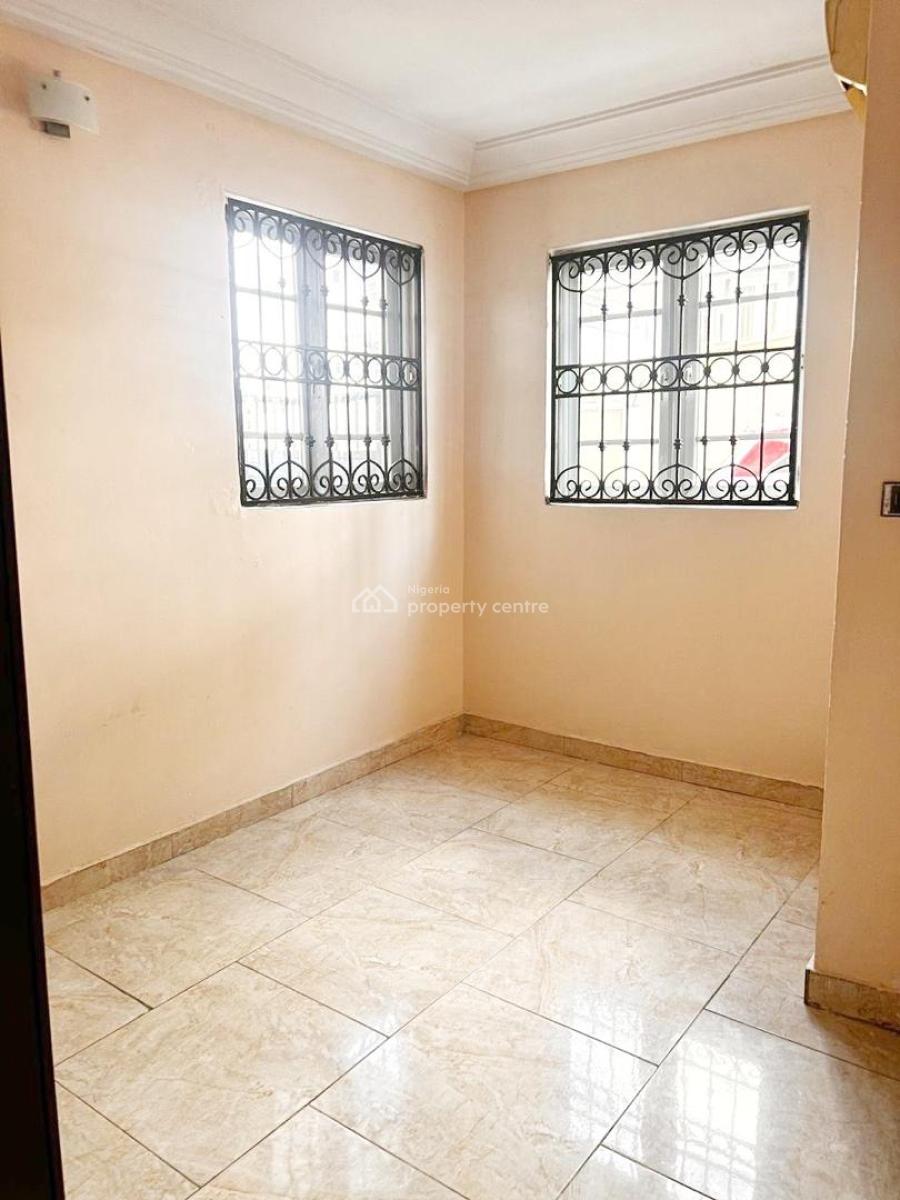 Luxury & Well Maintained 3 Bedroom Apartment in an Estate, Maryland, Lagos, Flat / Apartment for Rent