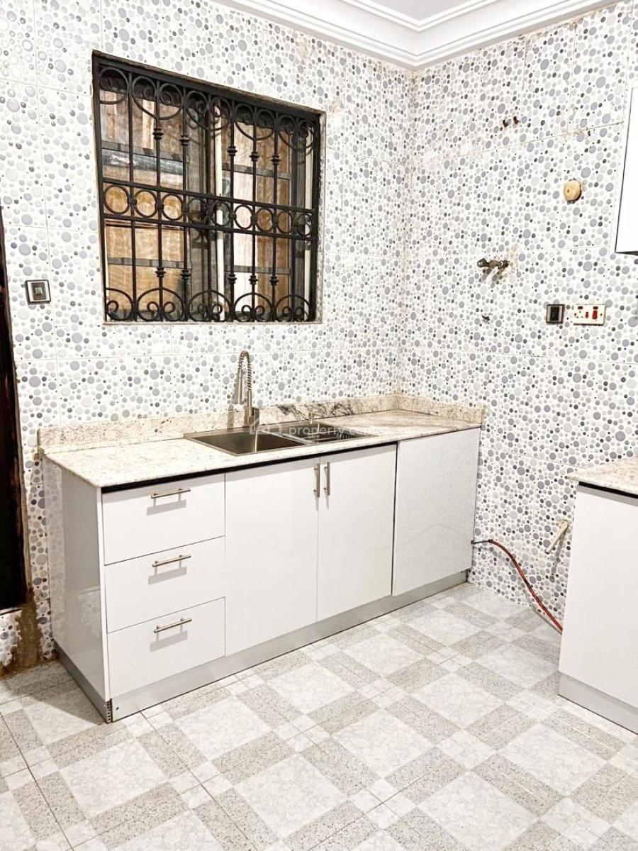 Luxury & Well Maintained 3 Bedroom Apartment in an Estate, Maryland, Lagos, Flat / Apartment for Rent