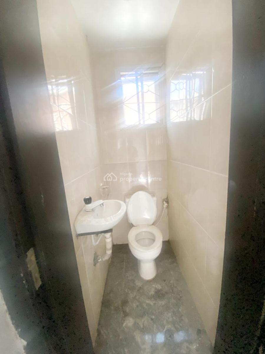 Luxury & Well Maintained 2 Bedroom Apartment, Magodo Phase 1, Magodo, Lagos, Flat / Apartment for Rent