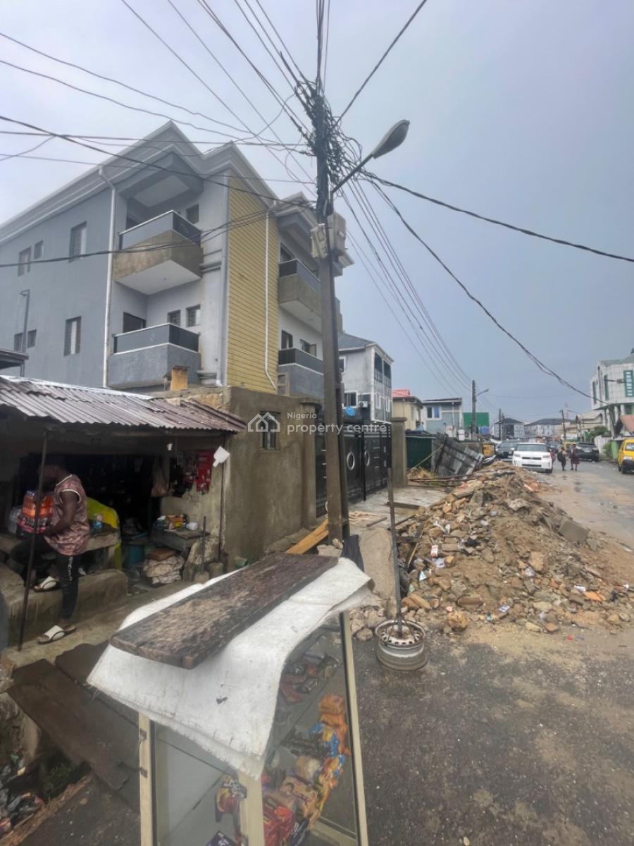 2 Bedroom Spacious Apartment, Gbagada, Gbagada, Lagos, Block of Flats for Sale