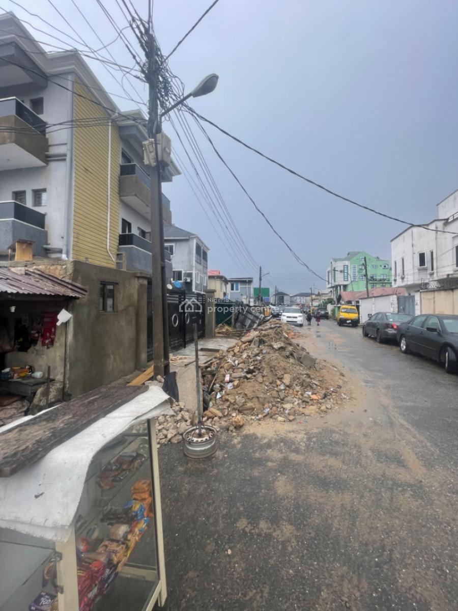 2 Bedroom Spacious Apartment, Gbagada, Gbagada, Lagos, Block of Flats for Sale