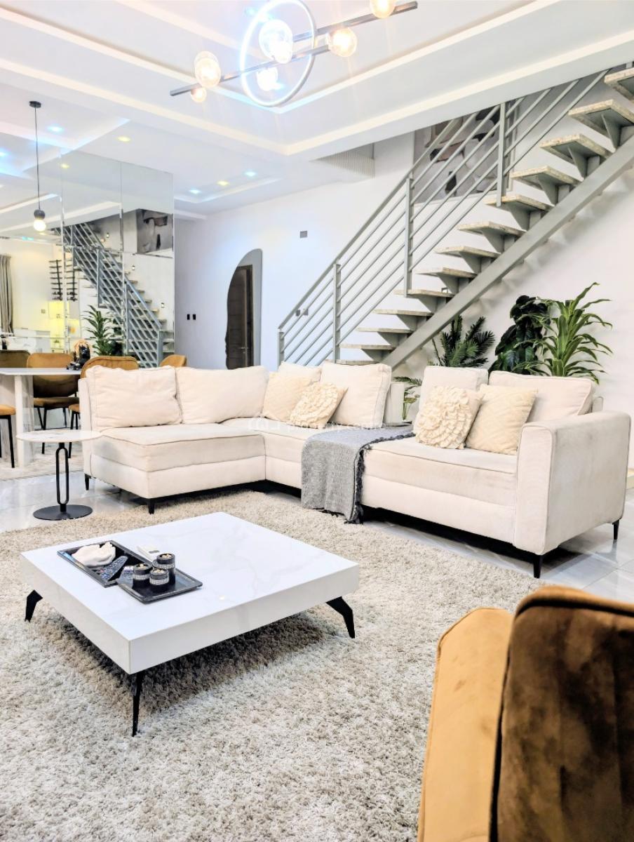 Nicely Furnished 2 Bedroom Apartment, Lekki Phase 1, Lekki, Lagos, Flat / Apartment Short Let