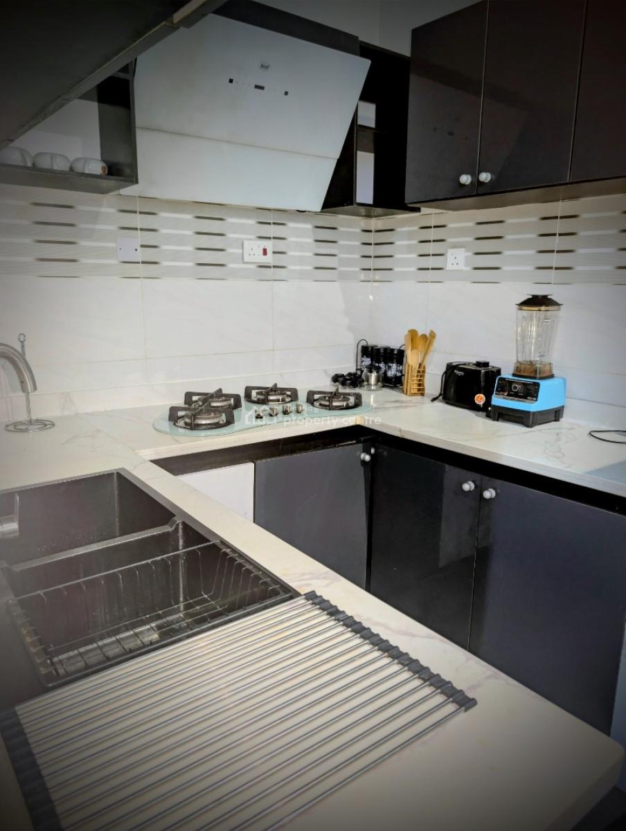 Nicely Furnished 2 Bedroom Apartment, Lekki Phase 1, Lekki, Lagos, Flat / Apartment Short Let