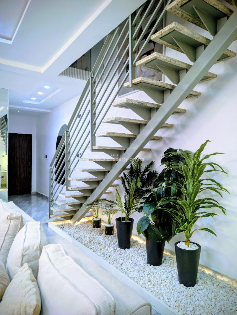 Nicely Furnished 2 Bedroom Apartment, Lekki Phase 1, Lekki, Lagos, Flat / Apartment Short Let