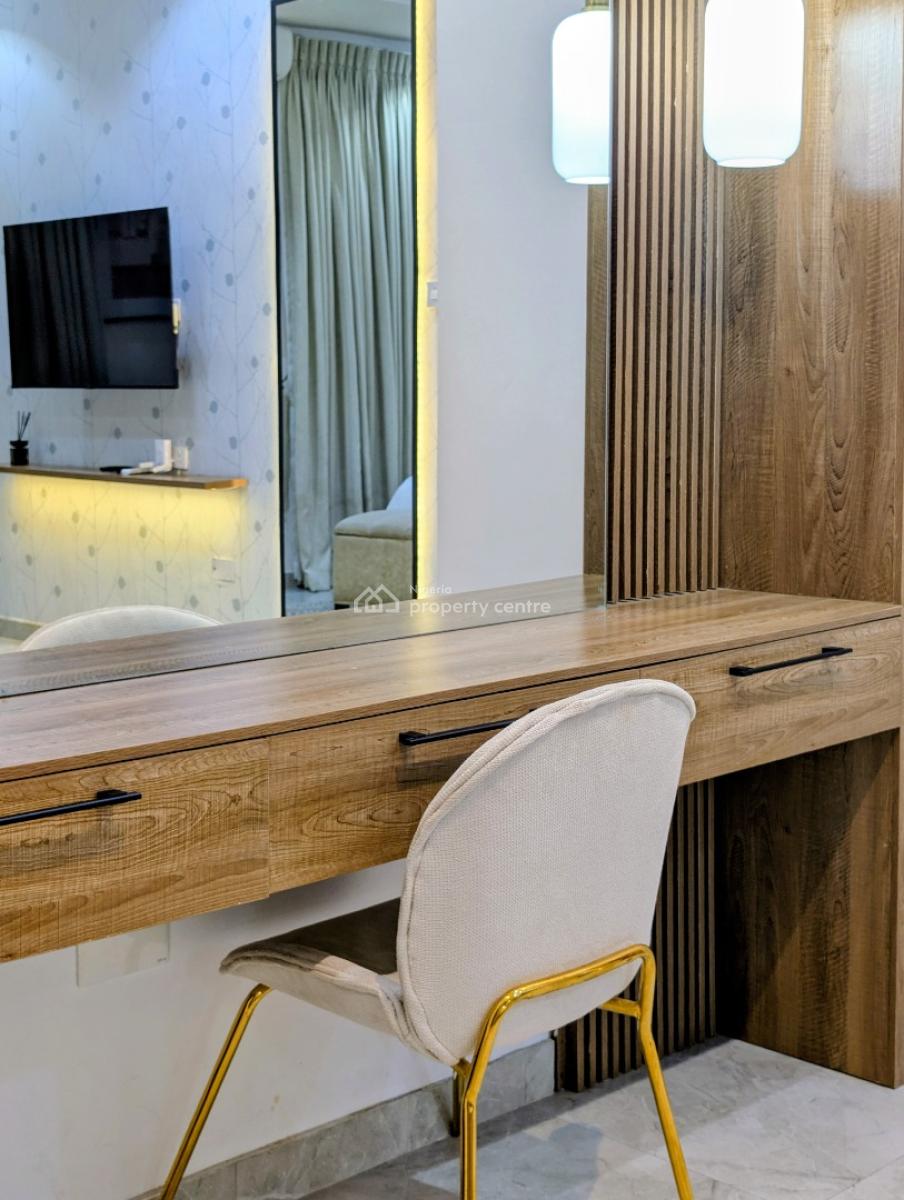 Nicely Furnished 2 Bedroom Apartment, Lekki Phase 1, Lekki, Lagos, Flat / Apartment Short Let