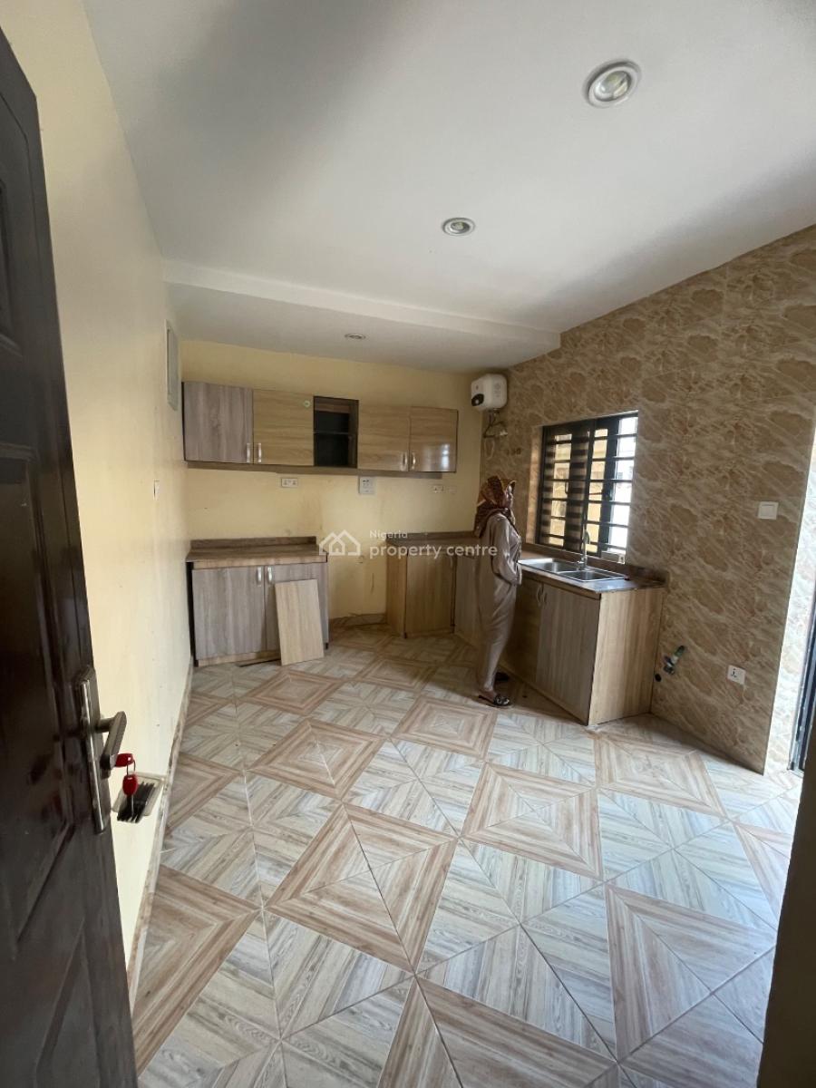 Luxury Beautiful 3 Bedroom  Duplex, Very Good Light  4 Tenants Only, Lamgbasa, Ajah, Lagos, House for Rent