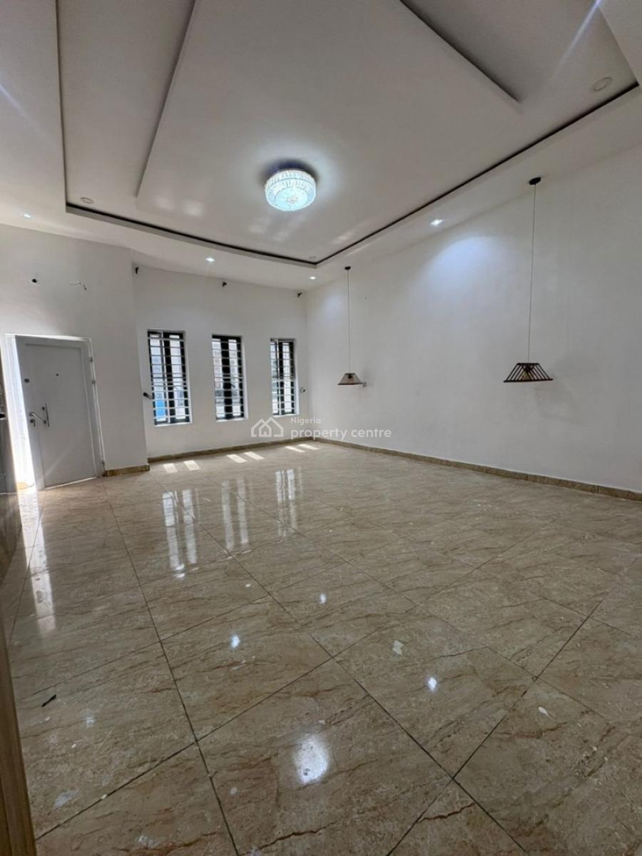 Upstairs Masters Bedroom Inside a Shared Apartment, Royal Pine Estate Gate 1 Orchid Road, Lekki, Lagos, Self Contain (single Rooms) for Rent