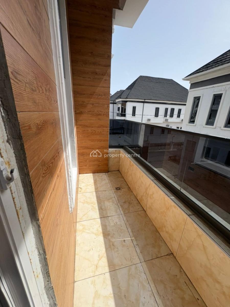 Upstairs Masters Bedroom Inside a Shared Apartment, Royal Pine Estate Gate 1 Orchid Road, Lekki, Lagos, Self Contain (single Rooms) for Rent