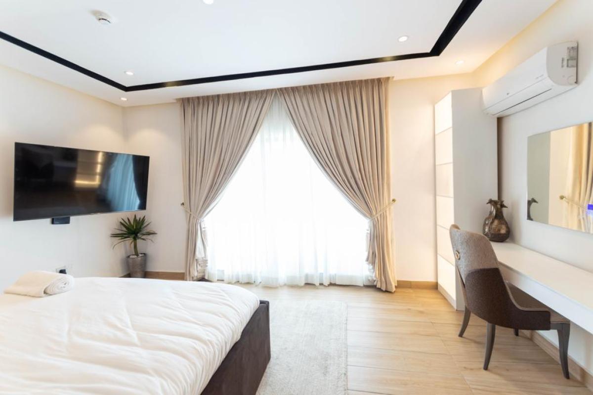 Luxury 3 Bedroom Apartment, Lekki Phase 1, Lekki, Lagos, Flat / Apartment Short Let