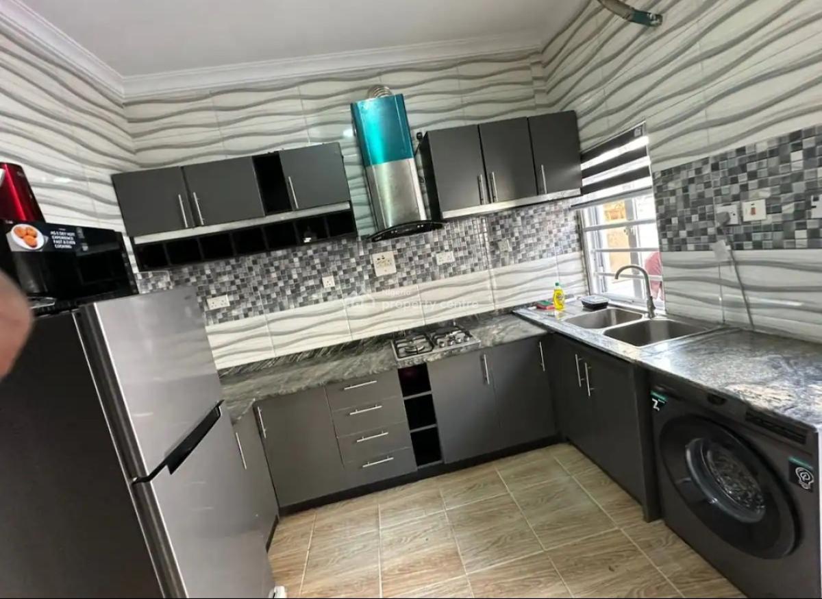 an Ensuite Bedroom with Equipped Kitchen and Living Room, Oral Estate Just After The Second Toll Gate By Chevron Lekki., Lekki, Lagos, Mini Flat (room and Parlour) Short Let