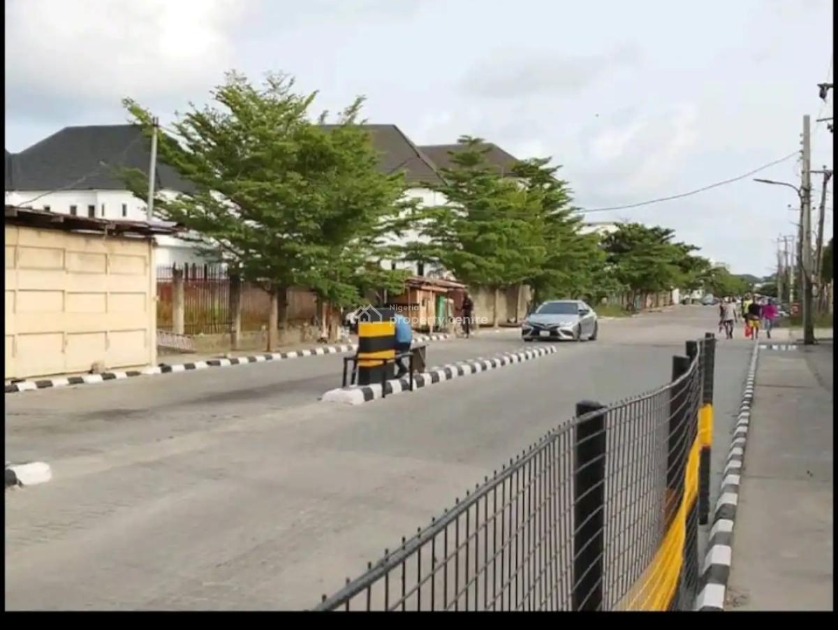 an Ensuite Bedroom with Equipped Kitchen and Living Room, Oral Estate Just After The Second Toll Gate By Chevron Lekki., Lekki, Lagos, Mini Flat (room and Parlour) Short Let