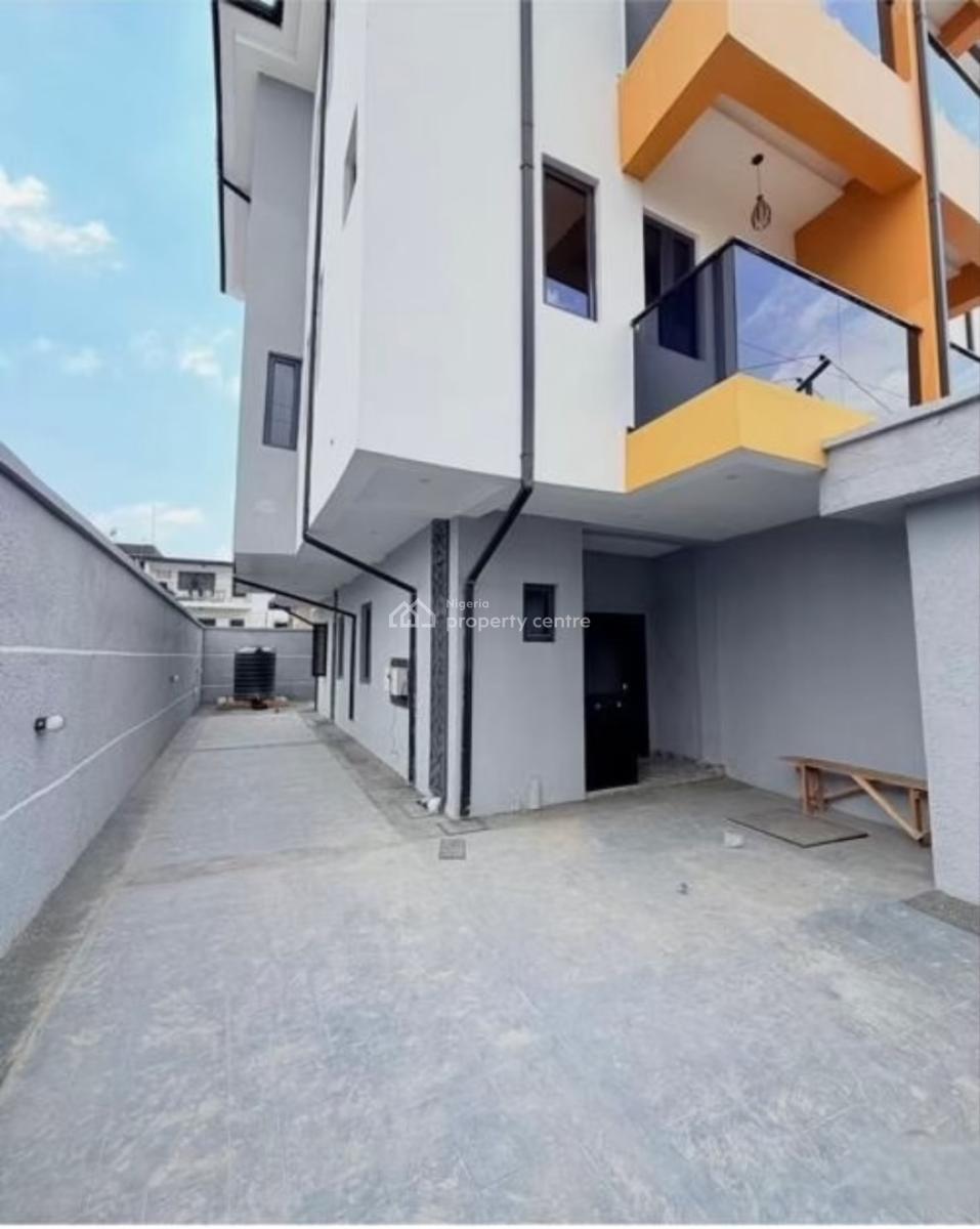 4 Bedroom Spacious House with a Bq, Surulere, Surulere, Lagos, Semi-detached Duplex for Sale