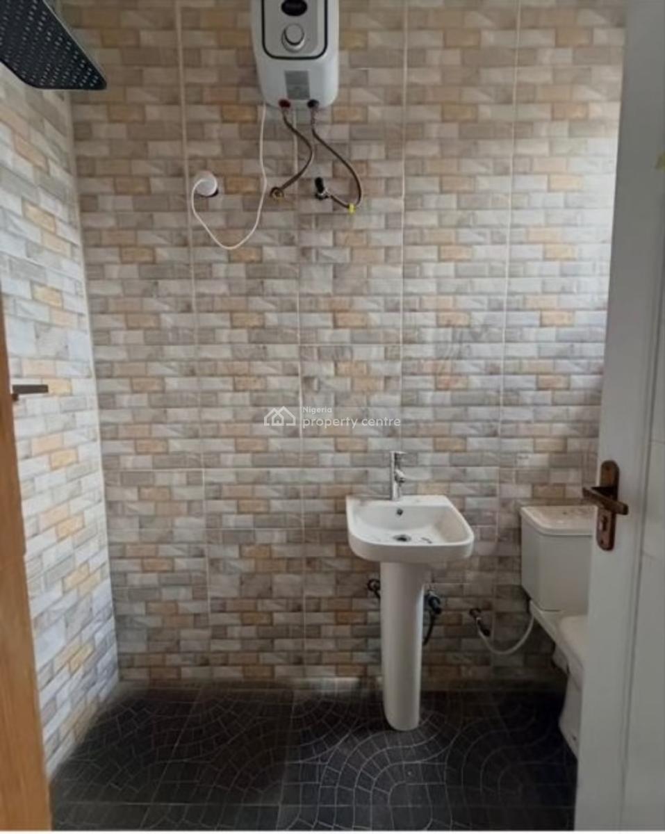 4 Bedroom Spacious House with a Bq, Surulere, Surulere, Lagos, Semi-detached Duplex for Sale