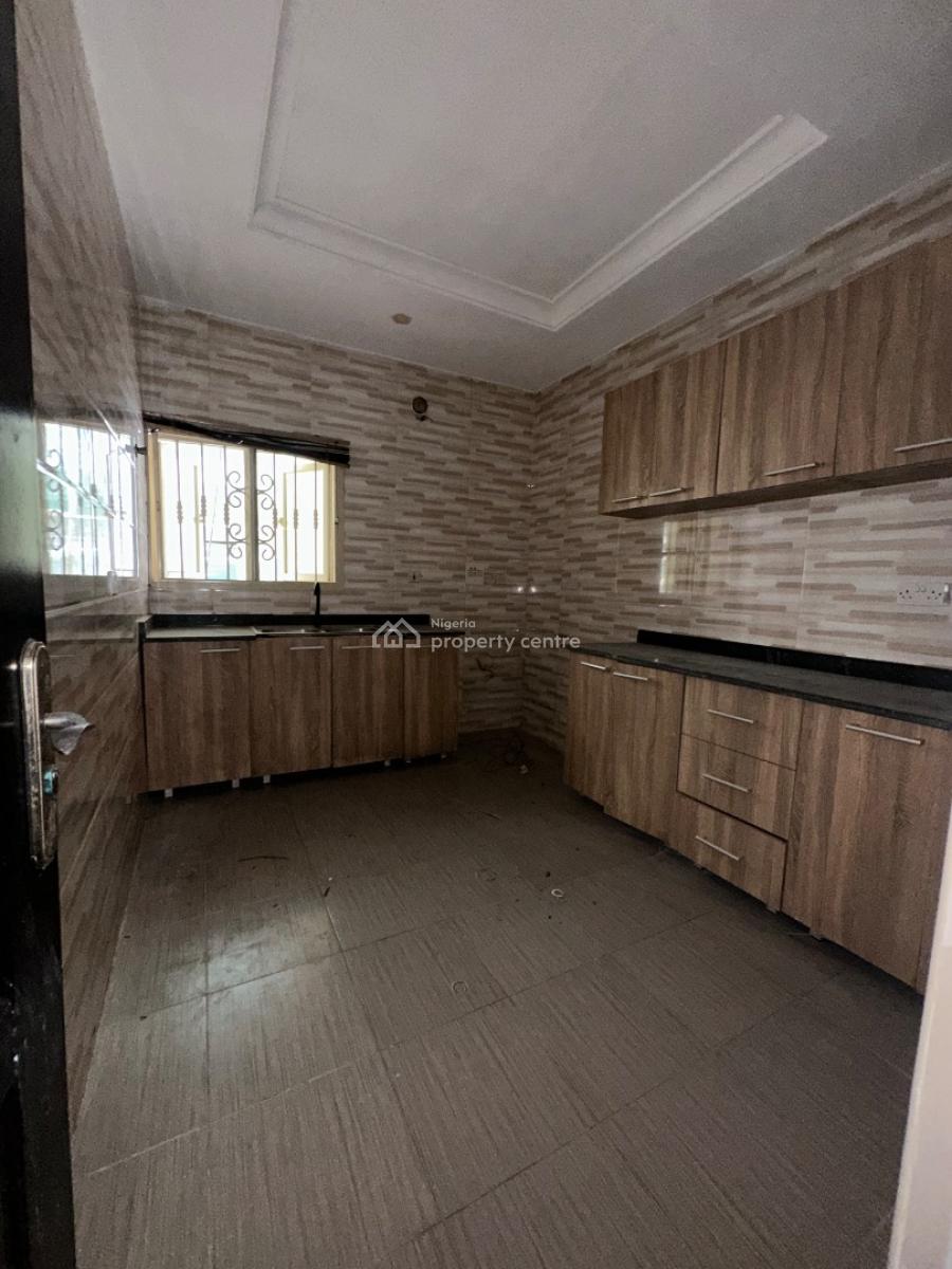 Specious 3bedroom Flat, Spg Road Ologolo, Lekki, Lagos, Flat / Apartment for Rent