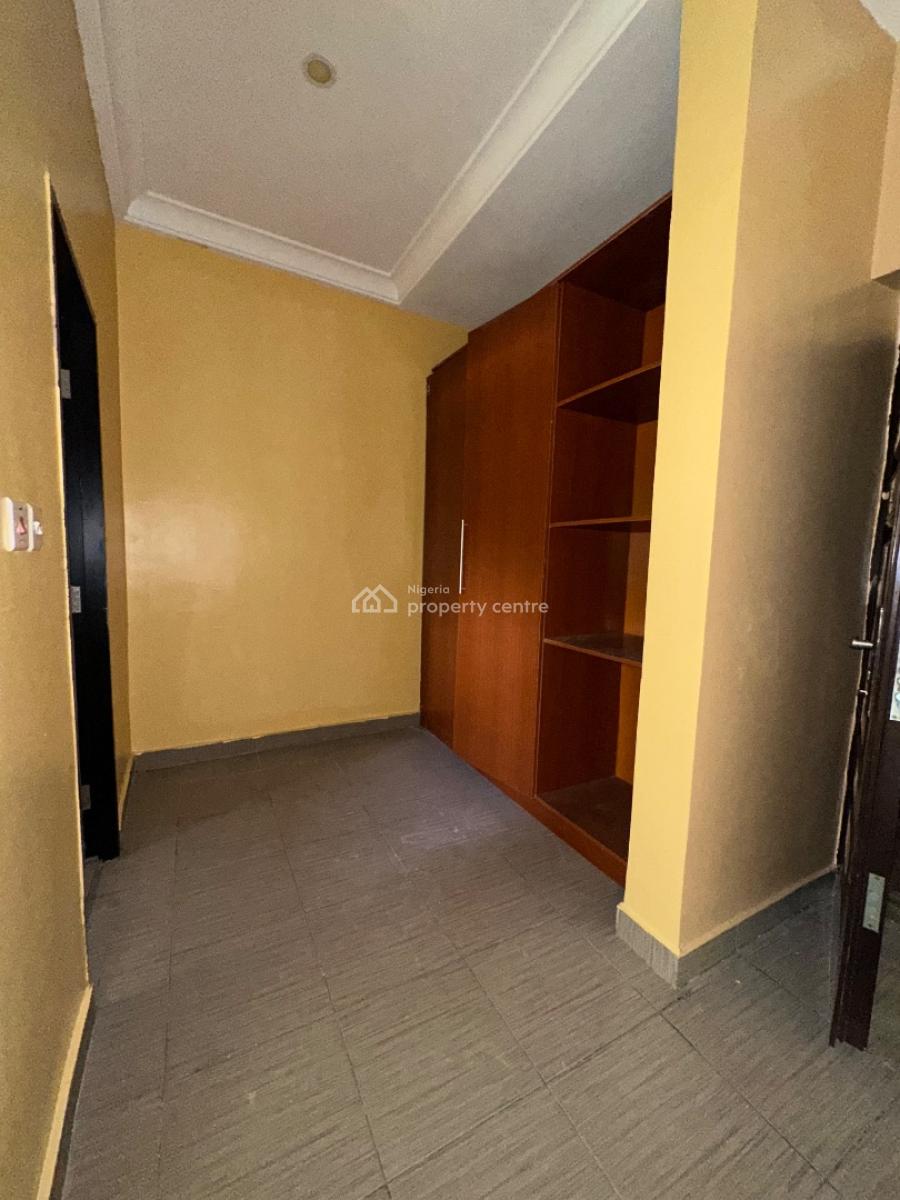 Specious 3bedroom Flat, Spg Road Ologolo, Lekki, Lagos, Flat / Apartment for Rent