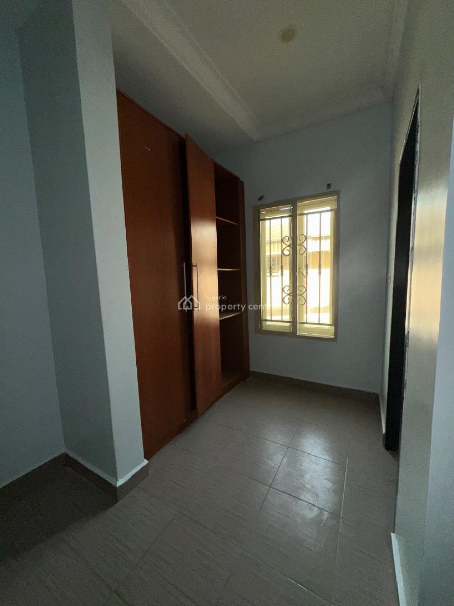 Specious 3bedroom Flat, Spg Road Ologolo, Lekki, Lagos, Flat / Apartment for Rent