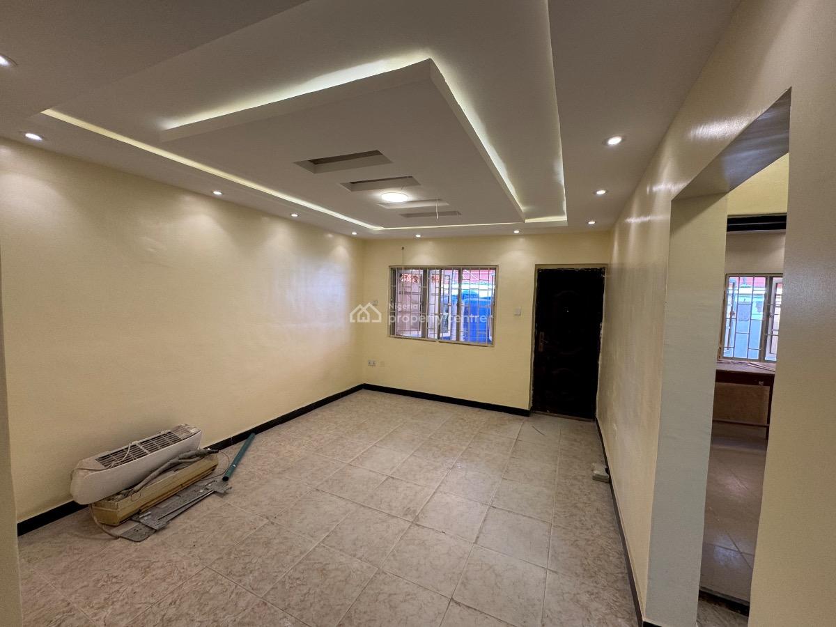 Newly Renovated 2 Bedroom Bungalow in Lekki 1., Lekki Phase 1 Off Road 14., Lekki Phase 1, Lekki, Lagos, Flat / Apartment for Rent