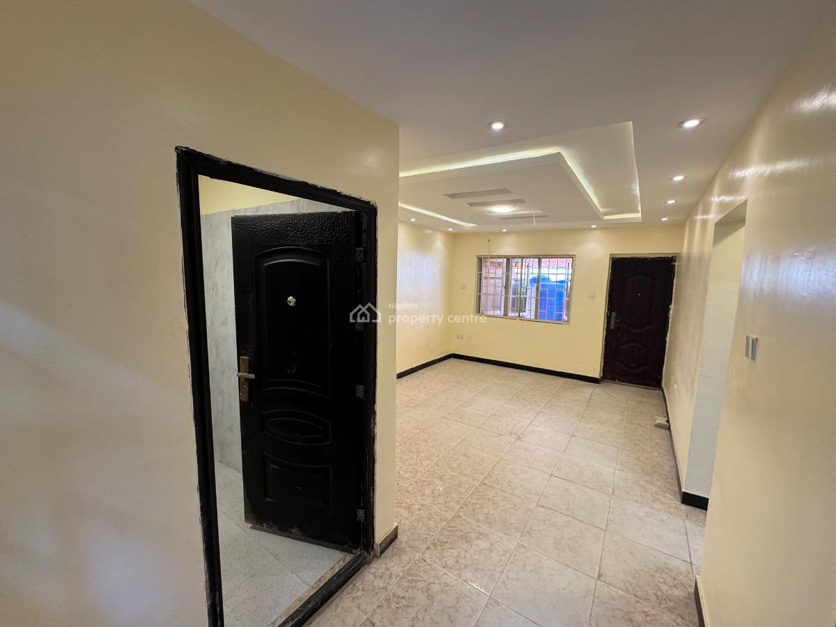 Newly Renovated 2 Bedroom Bungalow in Lekki 1., Lekki Phase 1 Off Road 14., Lekki Phase 1, Lekki, Lagos, Flat / Apartment for Rent